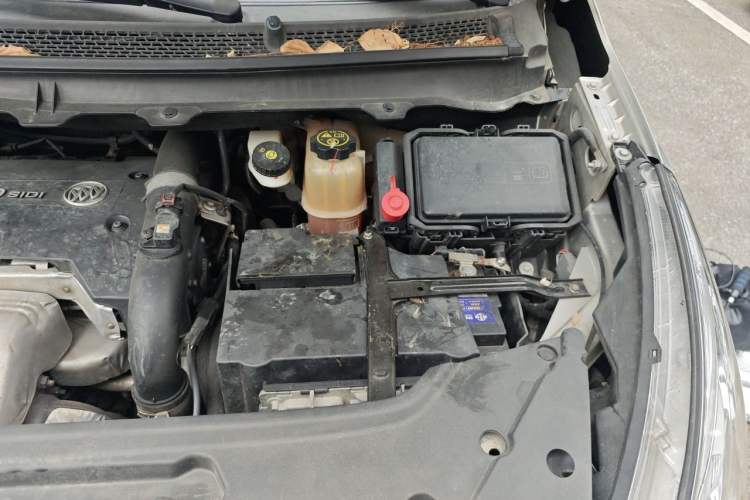 Used Buick GL8 2018 28T Prestige Version China VI Standard Engine Bay Left