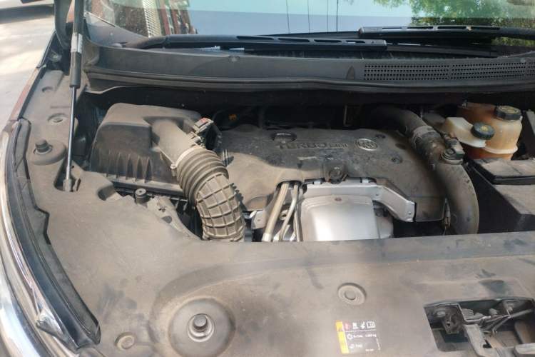 Used Buick GL8 2018 ES 28T Comfort Model China VI Standard Engine Bay Left