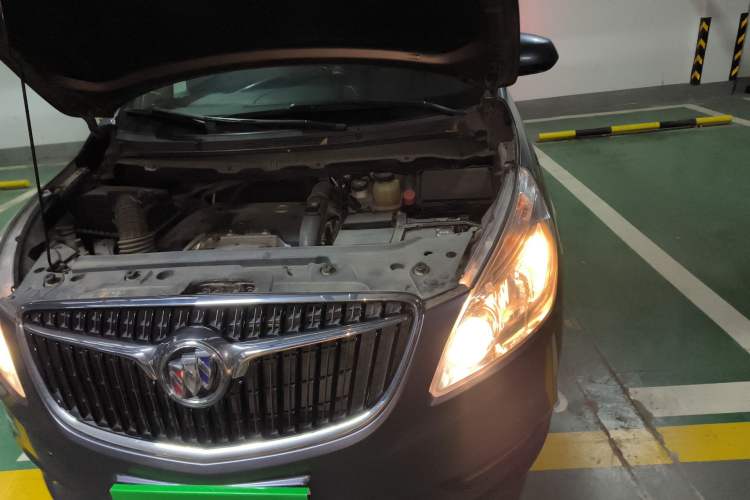 Used Buick GL8 2018 28T Luxury Model China VI Standard Engine Bay Left