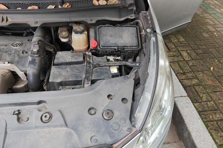 Used Buick GL8 2018 28T Luxury Model China VI Standard Engine Bay Left
