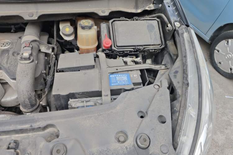 Used Buick GL8 2018 28T Luxury Model China VI Standard Engine Bay Left