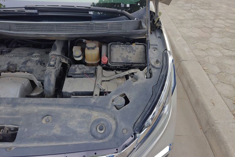 Used Buick GL8 2018 ES 28T Comfort Model China VI Standard Engine Bay Left