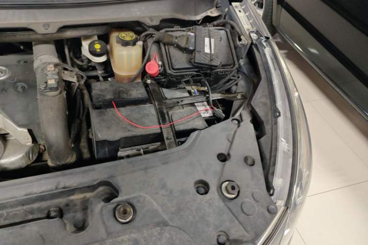 Used Buick GL8 2018 28T Comfort Model China VI Standard Engine Bay Left