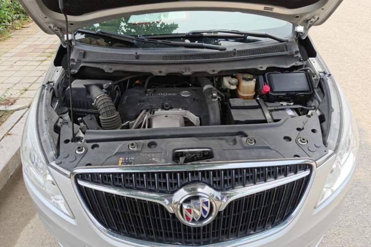 Used Buick GL8 2018 28T Comfort Model China VI Standard Engine Bay