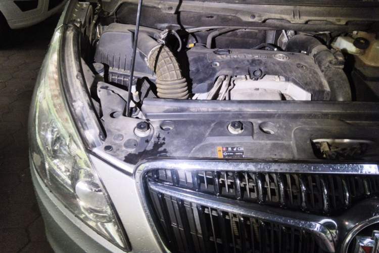 Used Buick GL8 2018 28T Comfort Model China VI Standard Engine Bay Right