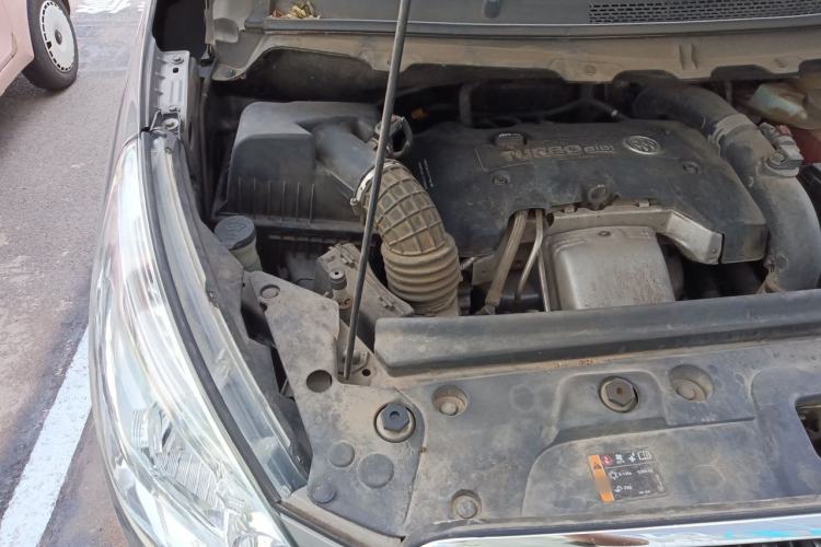Used Buick GL8 2018 28T Comfort Model China VI Standard Engine Bay Right