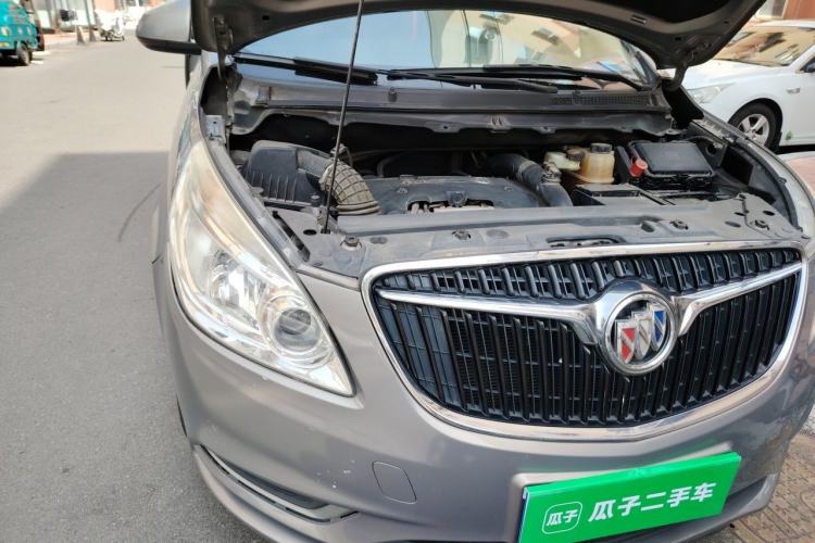 Used Buick GL8 2018 28T Comfort Model China VI Standard Engine Bay Right