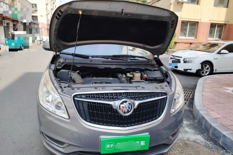 Used Buick GL8 2018 28T Comfort Model China VI Standard Engine Bay