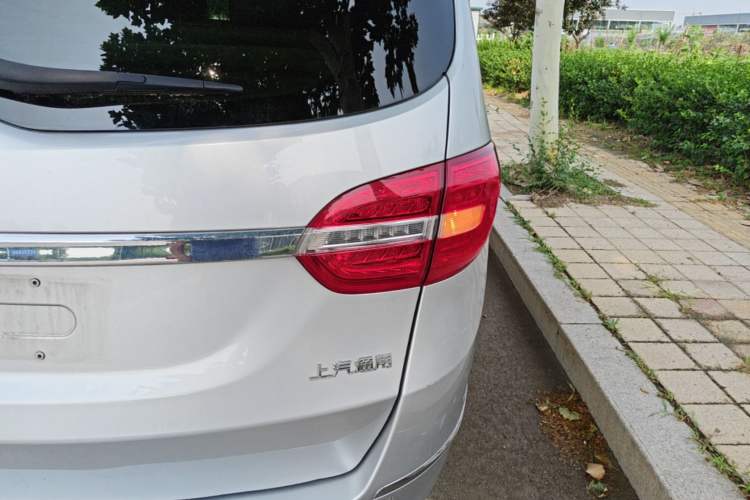 Used Buick GL8 2018 28T Comfort Model China VI Standard Exterior 3