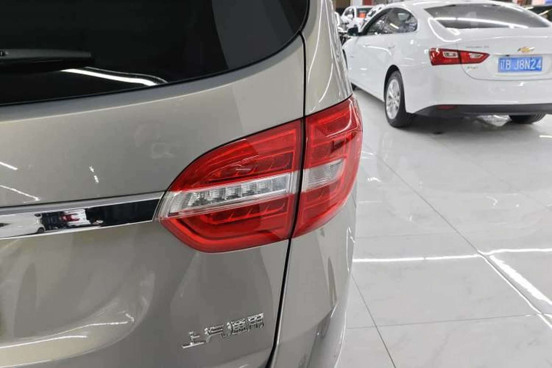 Used Buick GL8 2018 28T Luxury Model China VI Standard Exterior 3