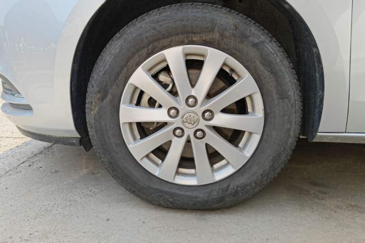Used Buick GL8 2018 28T Comfort Model China VI Standard Exterior 4