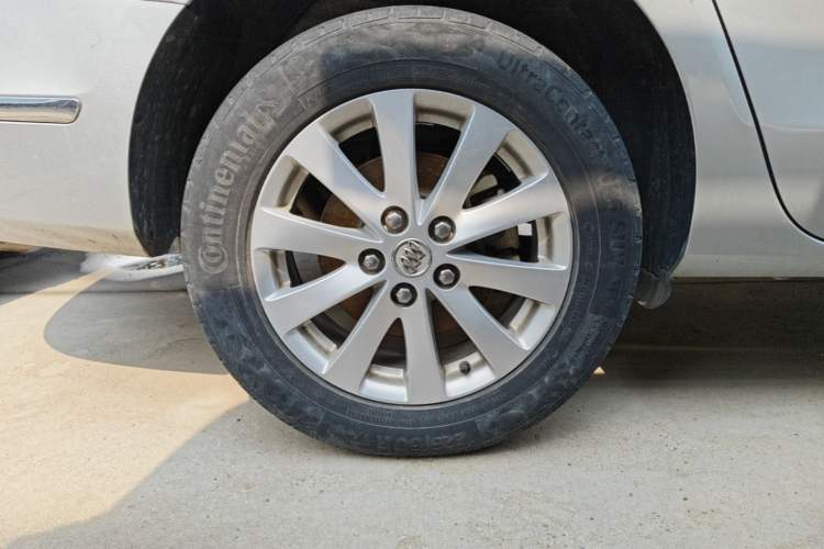 Used Buick GL8 2018 28T Comfort Model China VI Standard Exterior 5