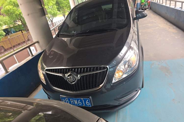 Used Buick GL8 2018 28T Luxury Model China VI Standard Front
