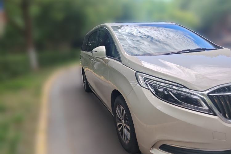 Used Buick GL8 2018 ES 28T Luxury Model China VI Standard Front Right 45 Deg