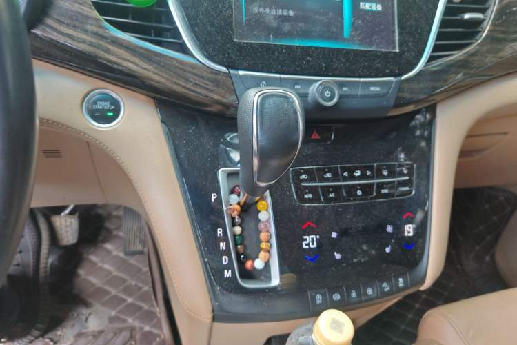 Used Buick GL8 2018 ES 28T Luxury Model China VI Standard Gear Lever