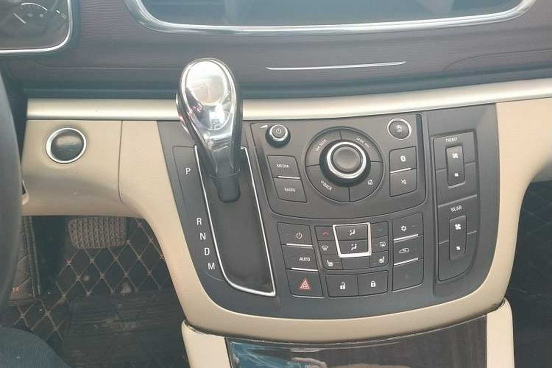 Used Buick GL8 2018 28T Prestige Version China VI Standard Gear Lever
