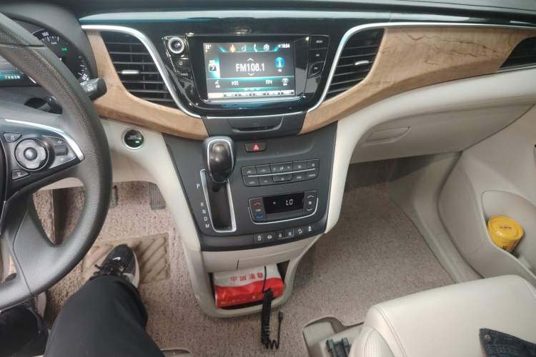 Used Buick GL8 2018 ES 28T Comfort Model China VI Standard Gear Lever