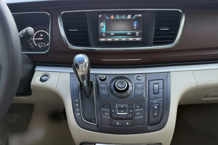 Used Buick GL8 2018 28T Luxury Model China VI Standard Gear Lever