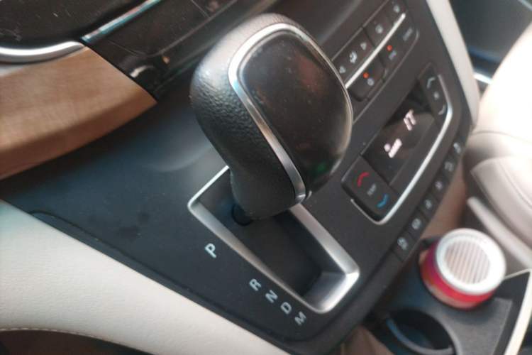 Used Buick GL8 2018 ES 28T Comfort Model China VI Standard Gear Lever