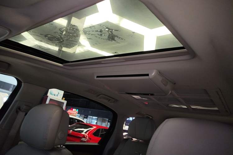 Used Buick GL8 2018 ES 28T Comfort Model China VI Standard Headliner