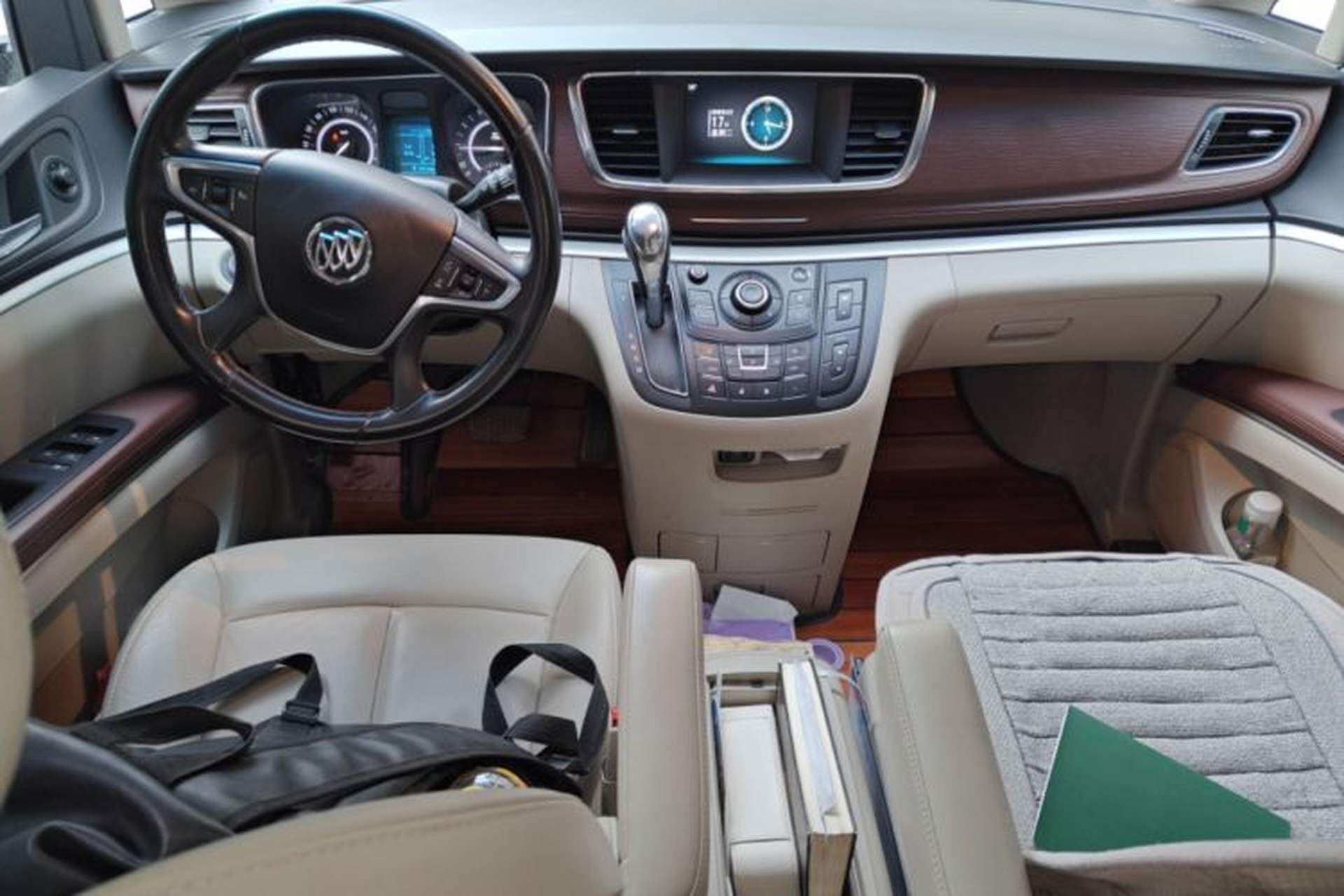 Used Buick GL8 2018 28T Luxury Model China VI Standard Interior 2