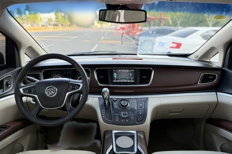 Used Buick GL8 2018 28T Luxury Model China VI Standard Interior 3