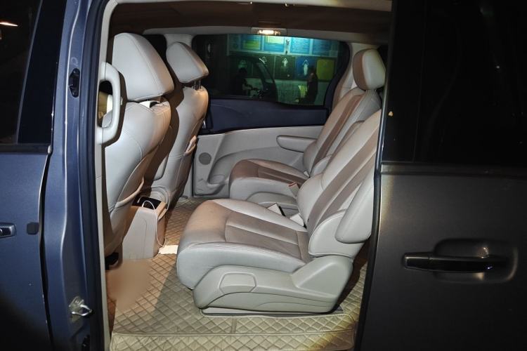 Used Buick GL8 2018 28T Luxury Model China VI Standard Interior 4