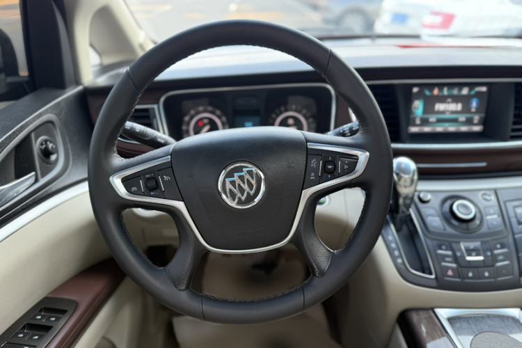 Used Buick GL8 2018 28T Luxury Model China VI Standard Interior 4