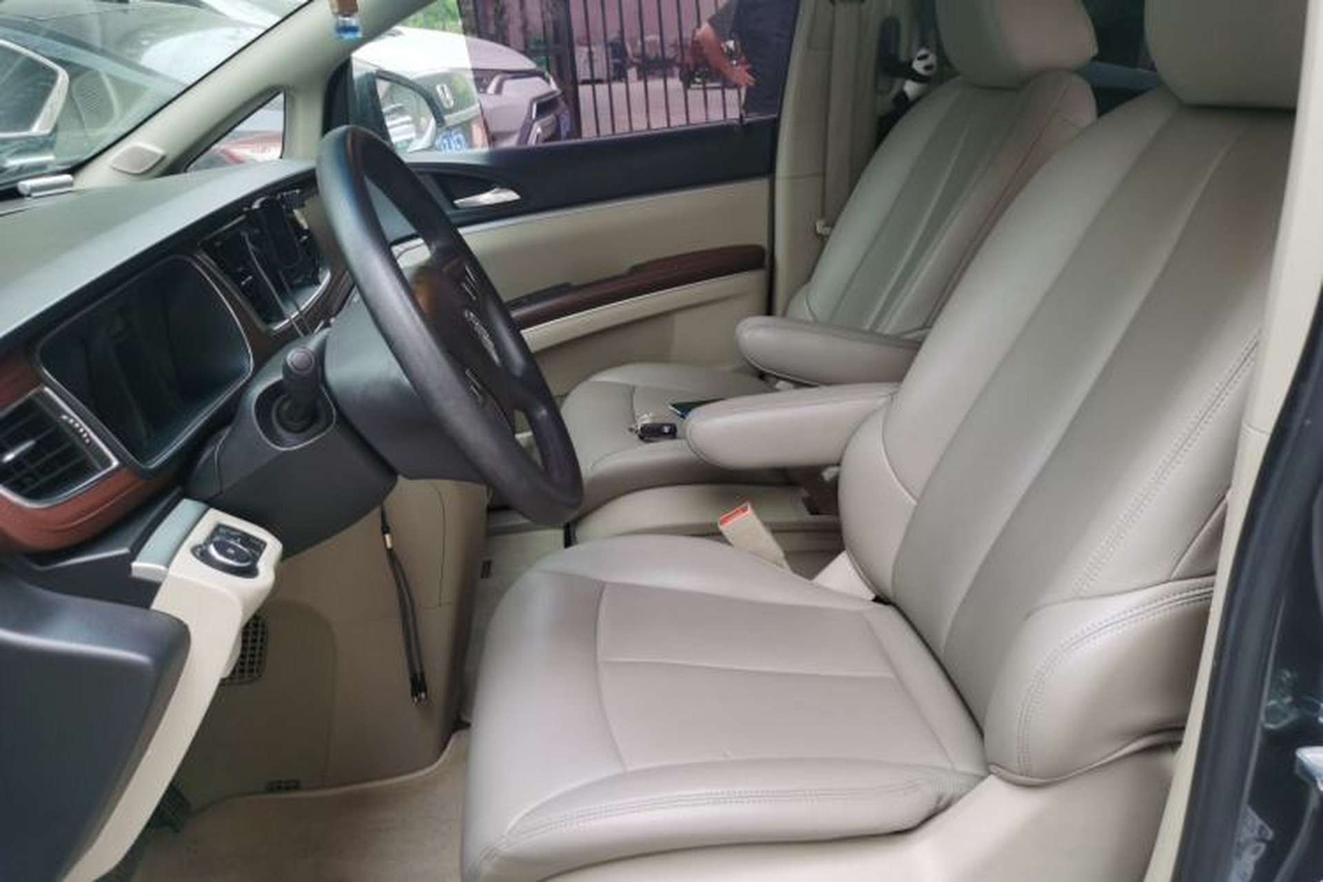 Used Buick GL8 2018 28T Comfort Model China VI Standard Left Front Seat