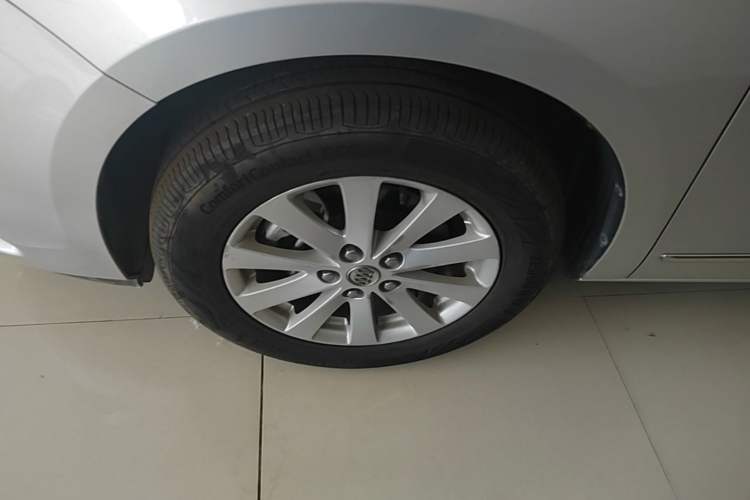 Used Buick GL8 2018 28T Luxury Model China VI Standard Left Front Wheel Hub