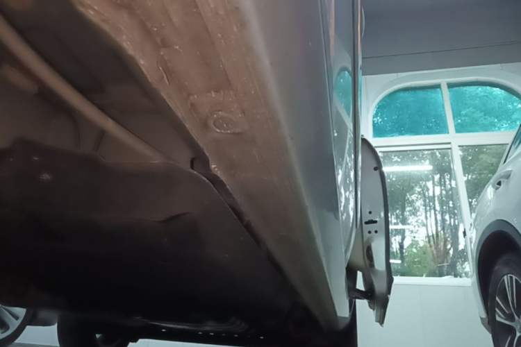 Used Buick GL8 2018 28T Luxury Model China VI Standard Left Side Sill