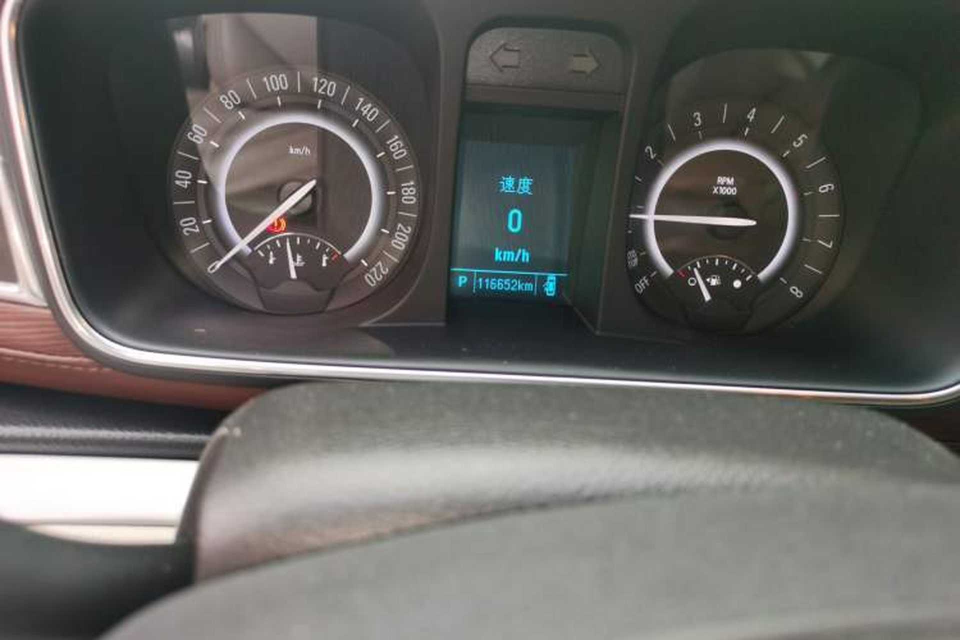 Used Buick GL8 2018 28T Comfort Model China VI Standard Odometer Close Up