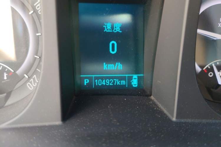 Used Buick GL8 2018 28T Luxury Model China VI Standard Odometer Close Up