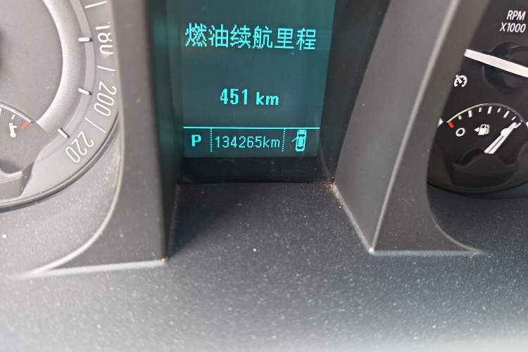 Used Buick GL8 2018 28T Luxury Model China VI Standard Odometer Close Up