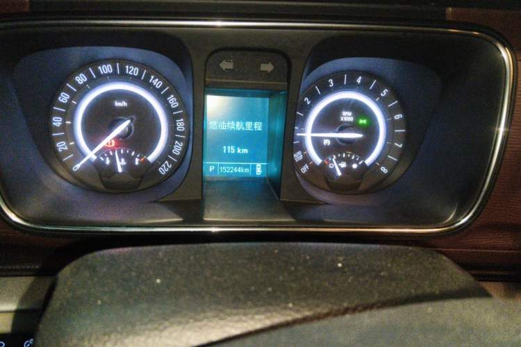 Used Buick GL8 2018 28T Comfort Model China VI Standard Odometer Close Up