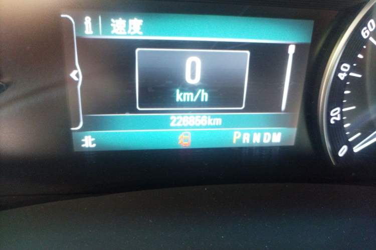 Used Buick GL8 2018 ES 28T Comfort Model China VI Standard Odometer Close Up