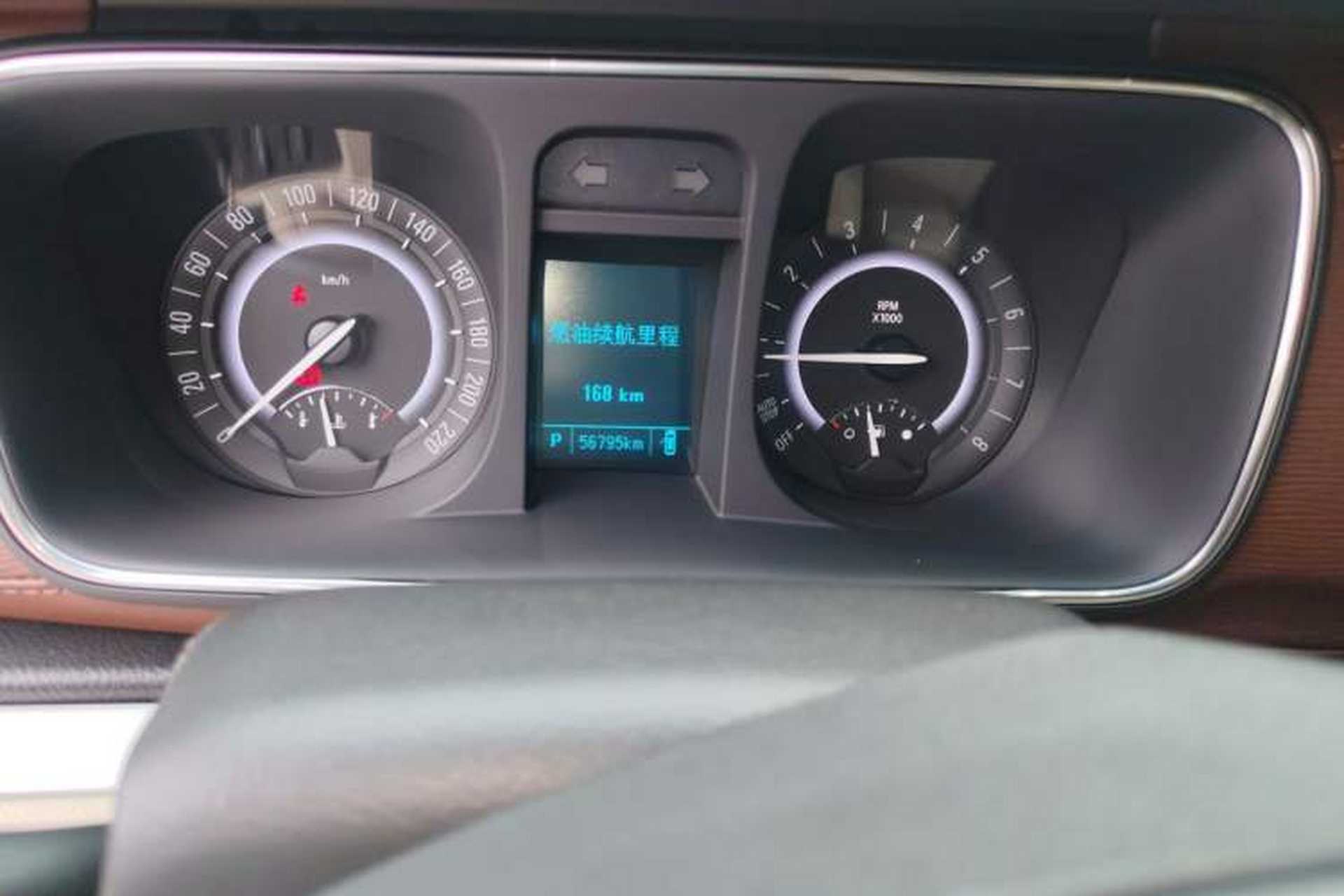 Used Buick GL8 2018 28T Luxury Model China VI Standard Odometer Close Up