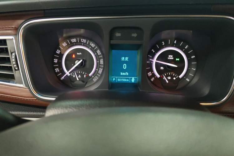 Used Buick GL8 2018 28T Comfort Model China VI Standard Odometer Close Up