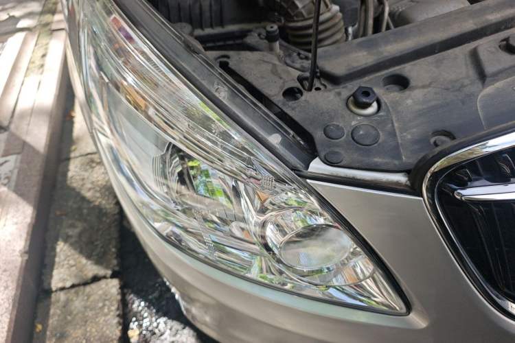 Used Buick GL8 2018 28T Comfort Model China VI Standard Right Front Headlight