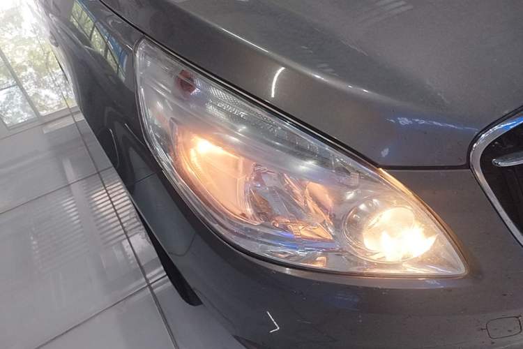 Used Buick GL8 2018 28T Luxury Model China VI Standard Right Front Headlight
