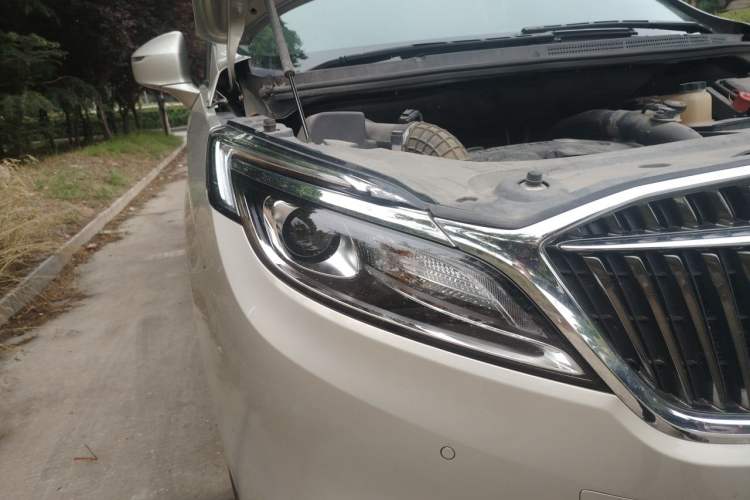 Used Buick GL8 2018 ES 28T Comfort Model China VI Standard Right Front Headlight