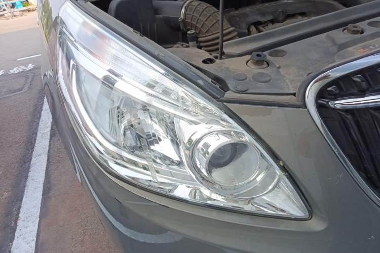Used Buick GL8 2018 28T Comfort Model China VI Standard Right Front Headlight