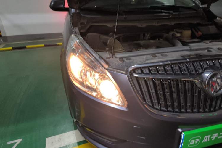 Used Buick GL8 2018 28T Luxury Model China VI Standard Right Front Headlight