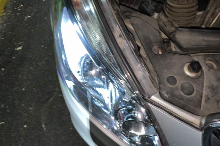 Used Buick GL8 2018 28T Luxury Model China VI Standard Right Front Headlight