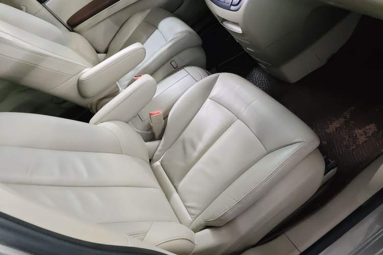 Used Buick GL8 2018 28T Luxury Model China VI Standard Right Front Seat