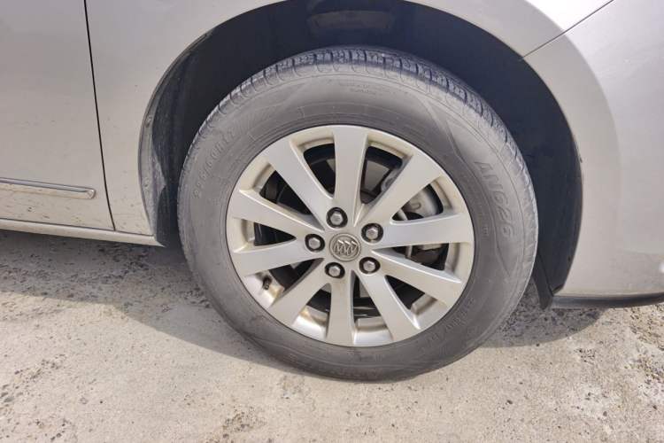 Used Buick GL8 2018 28T Prestige Version China VI Standard Right Front Wheel Hub