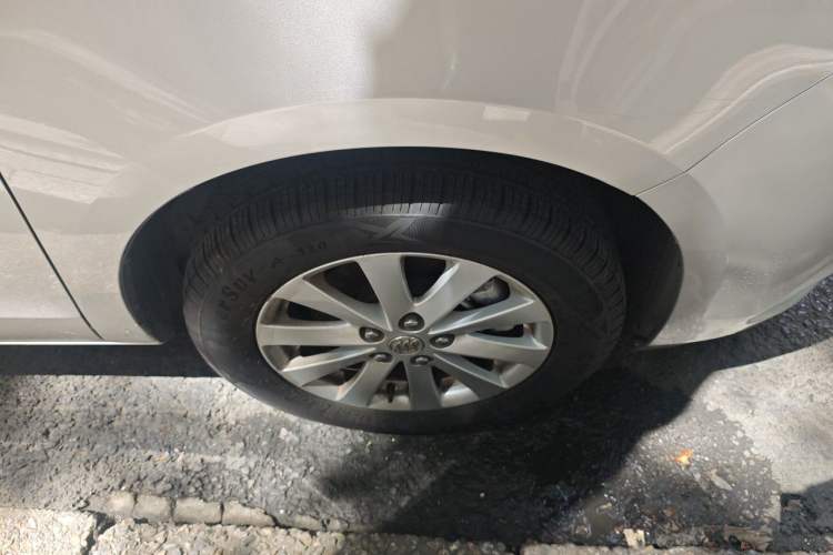 Used Buick GL8 2018 28T Comfort Model China VI Standard Right Front Wheel Hub