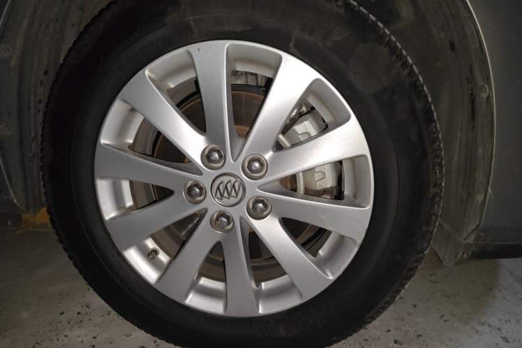Used Buick GL8 2018 28T Comfort Model China VI Standard Right Front Wheel Hub