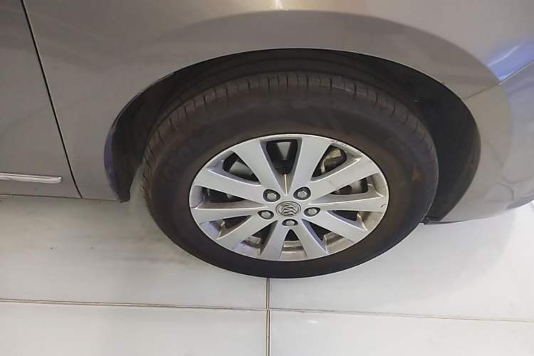 Used Buick GL8 2018 28T Luxury Model China VI Standard Right Front Wheel Hub