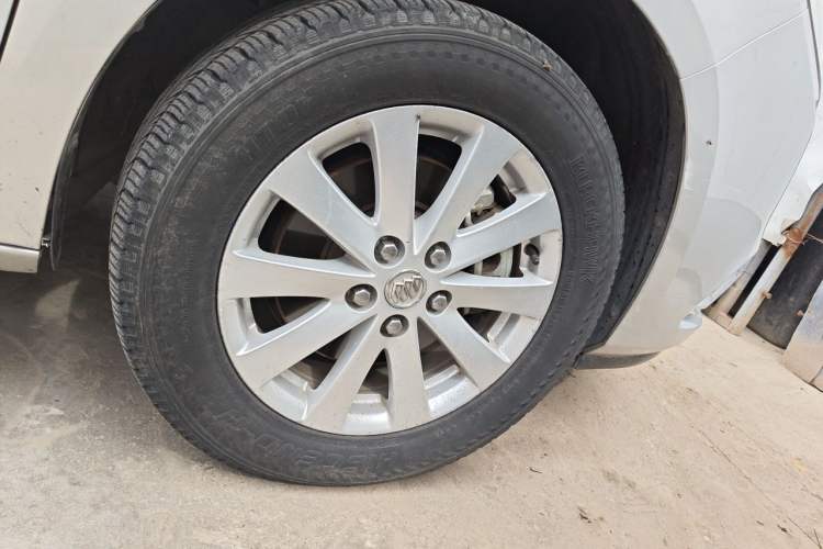 Used Buick GL8 2018 28T Luxury Model China VI Standard Right Front Wheel Hub